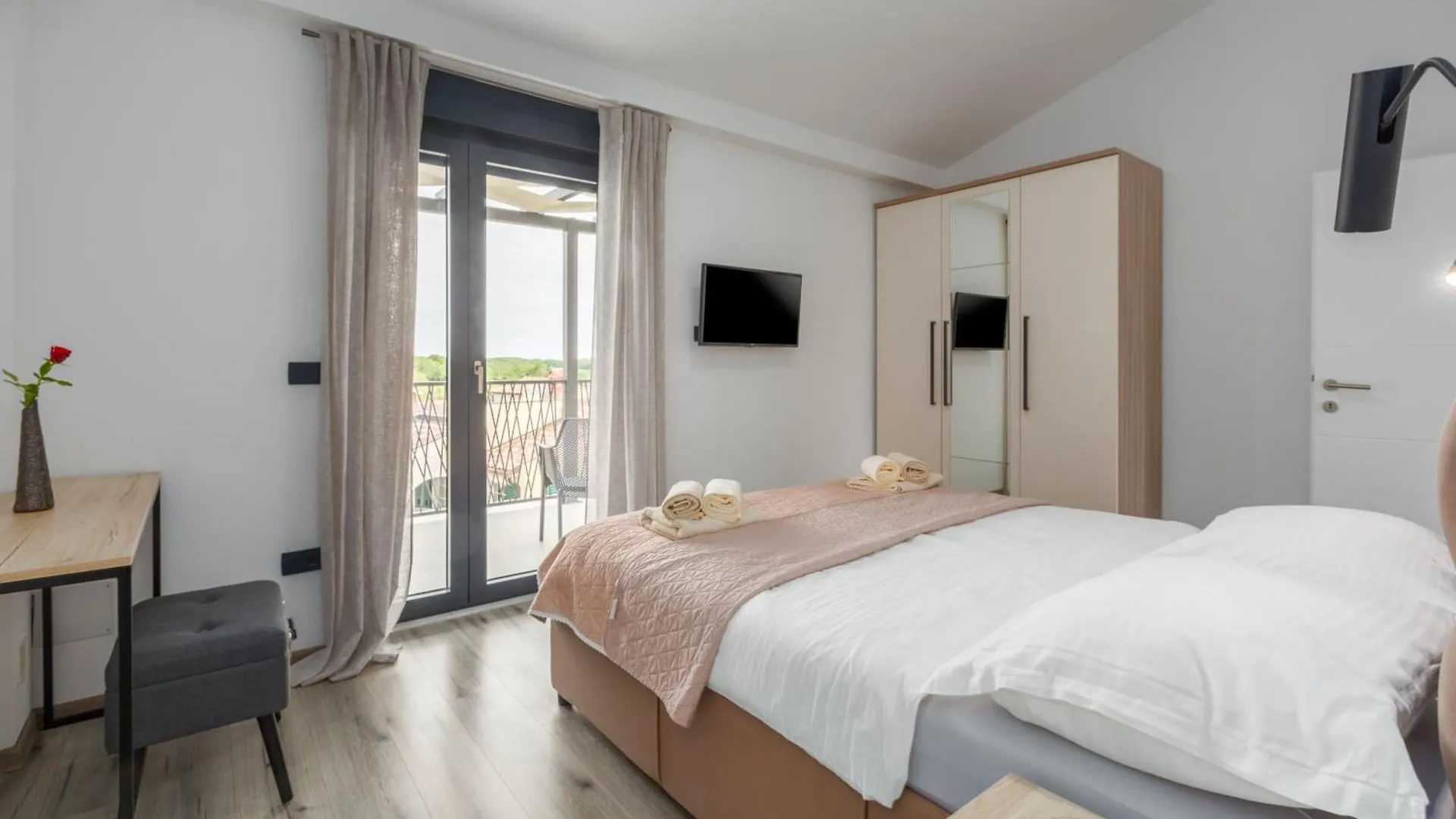 פורץ Moderne Villa Stefany Mit Pool Und Panoramablick בית נופש